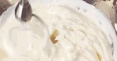 软糯香甜蛋黄雪媚娘,雪媚娘软软糯糯香甜可口