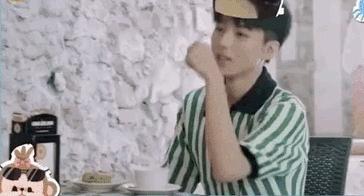 看完笑岔气，今年夏天国产最佳