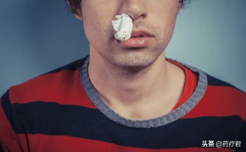 颈部有肿块怎么判断是不是肿瘤,男子脖子起疙瘩