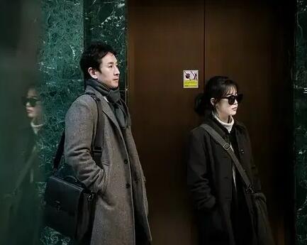 过来人忠告:男人有这些表现,说明他可能不爱你,又舍不得离开你