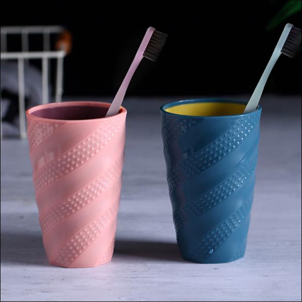 对杯子有特殊感情,对杯子要求高