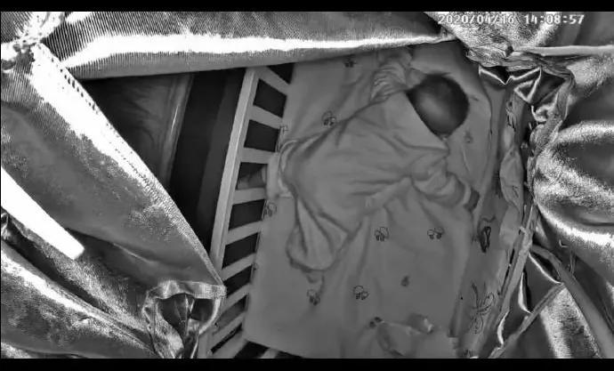 宝宝因哭闹引起窒息如何急救,妈妈不管宝宝哭导致娃窒息