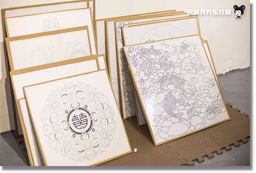 小情侣闺蜜居然在小屋鼓捣一下午，弄出了这个？