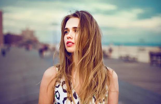 融入不进家庭圈子,融入不进去社会