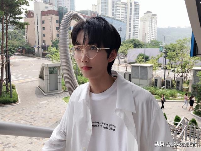 花小健秀操作逃过致命围剿，花木兰和张飞都懵了，什么鬼操作？