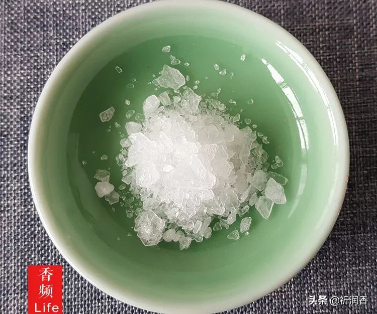 「香」酷夏，试试用龙脑俘获人心