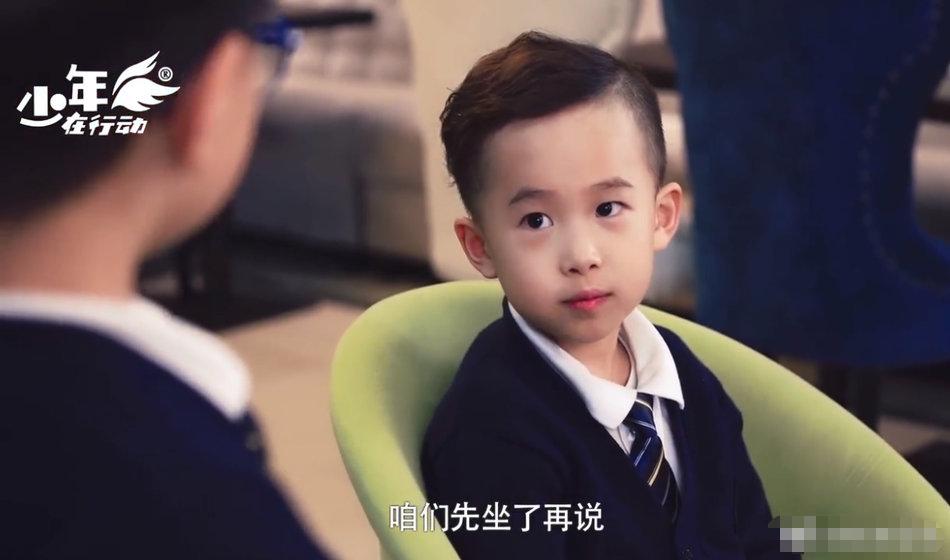 小孩父母双亡担起养家的重担,小小年纪就要扛起养家的重担