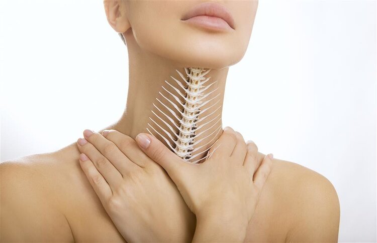 鱼刺卡喉后不要盲目喝醋吞饭团,鱼刺卡喉别用喝醋吞饭等土方法