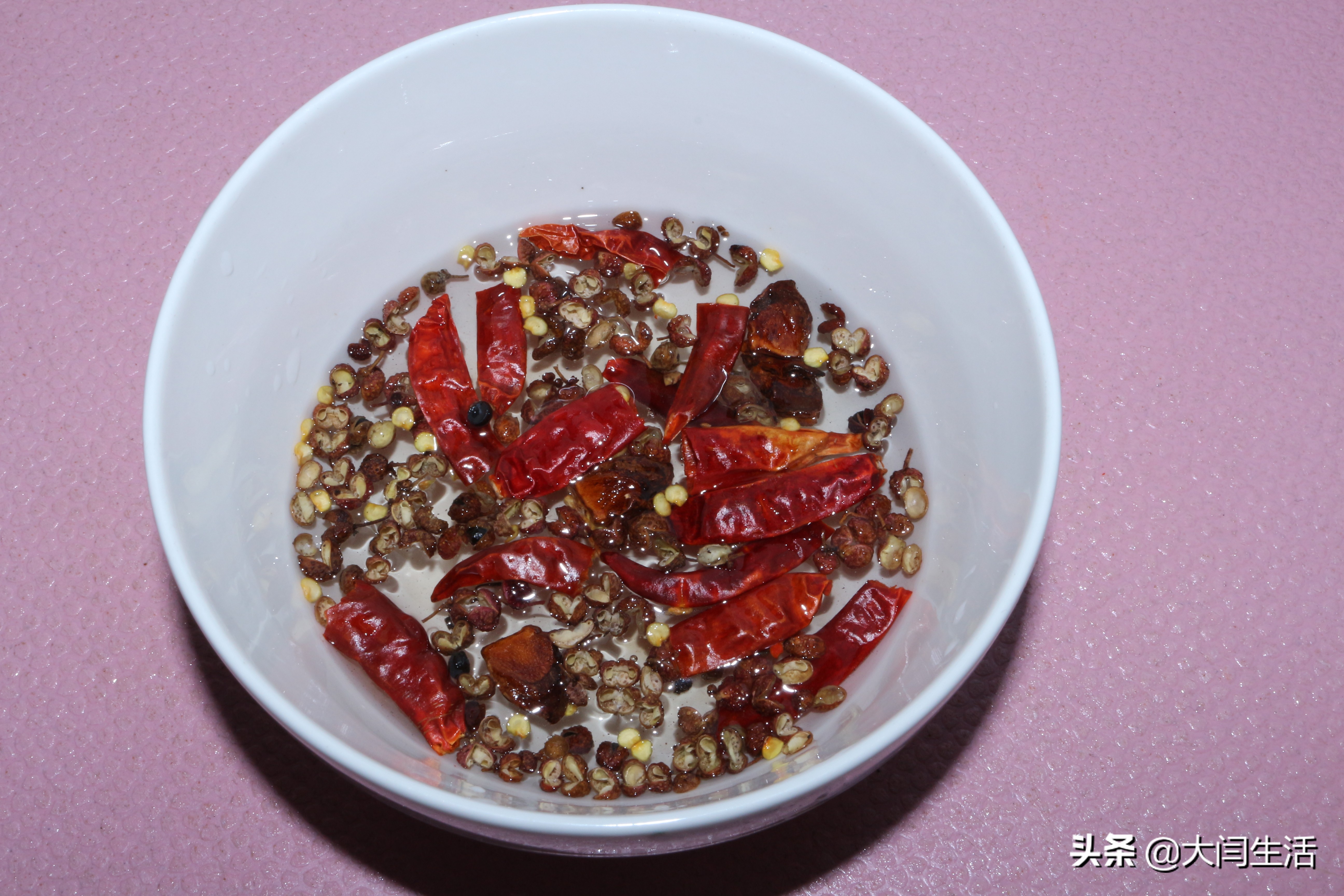 一家三口腌萝卜的做法甜酸脆,酸甜萝卜小菜的腌制方法