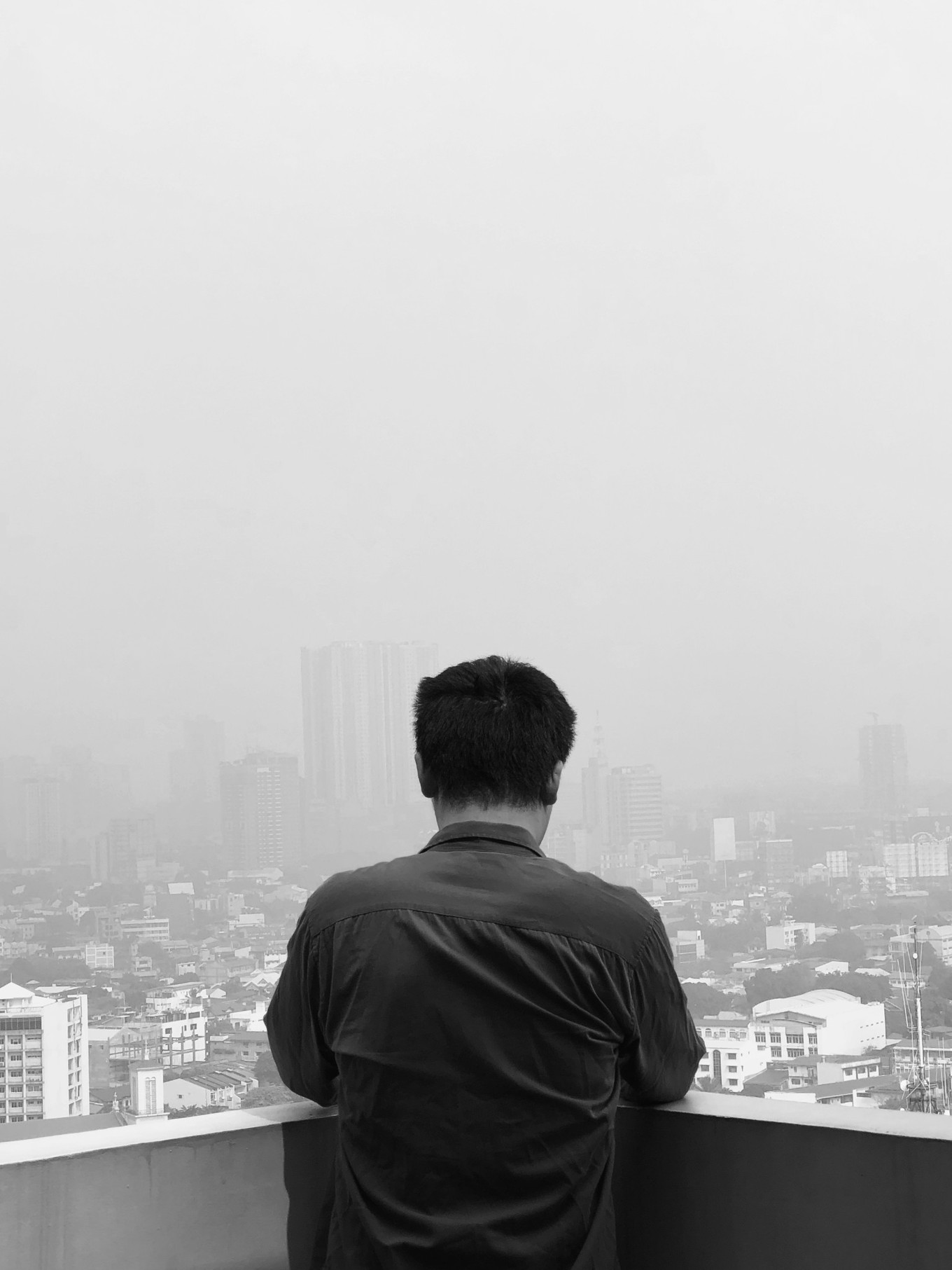 实弹射击or公墓拍大片？| 跟90后小伙儿在马尼拉“玩儿很野”