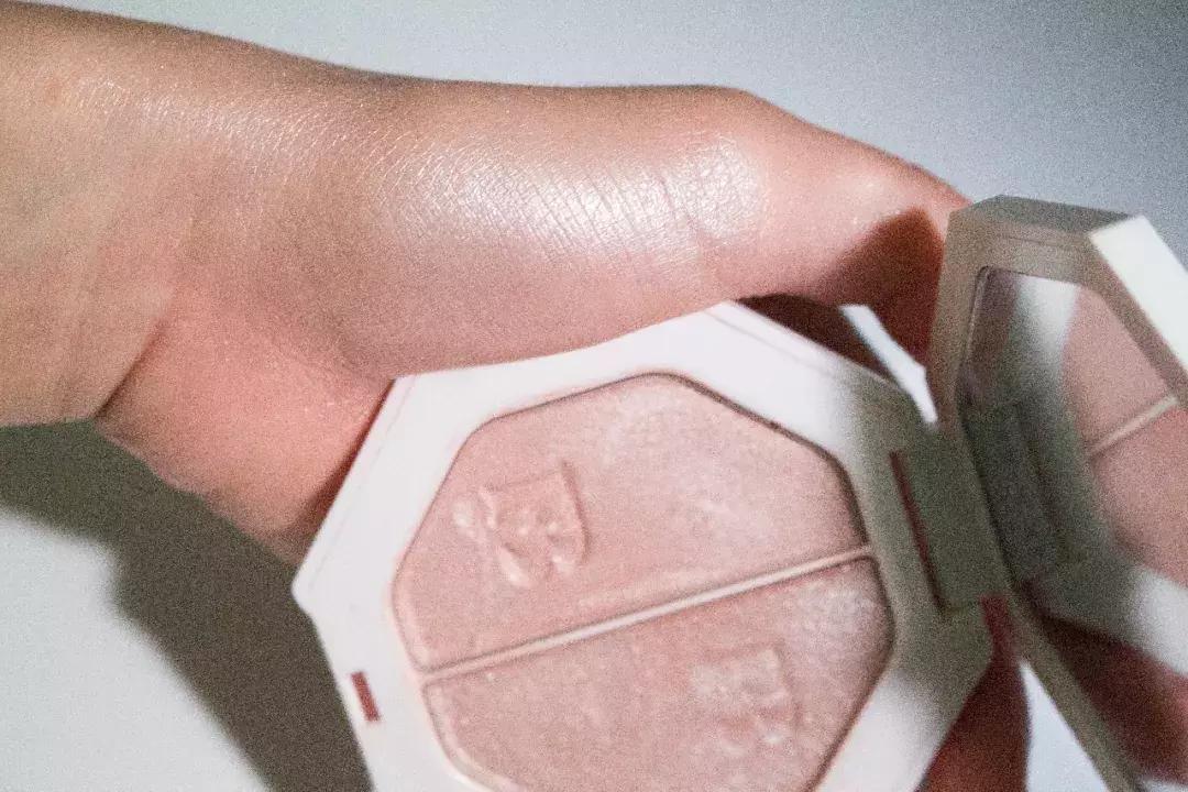 学会Rihanna、钟楚曦、张韶涵的高光技能,比打10针玻尿酸都管用