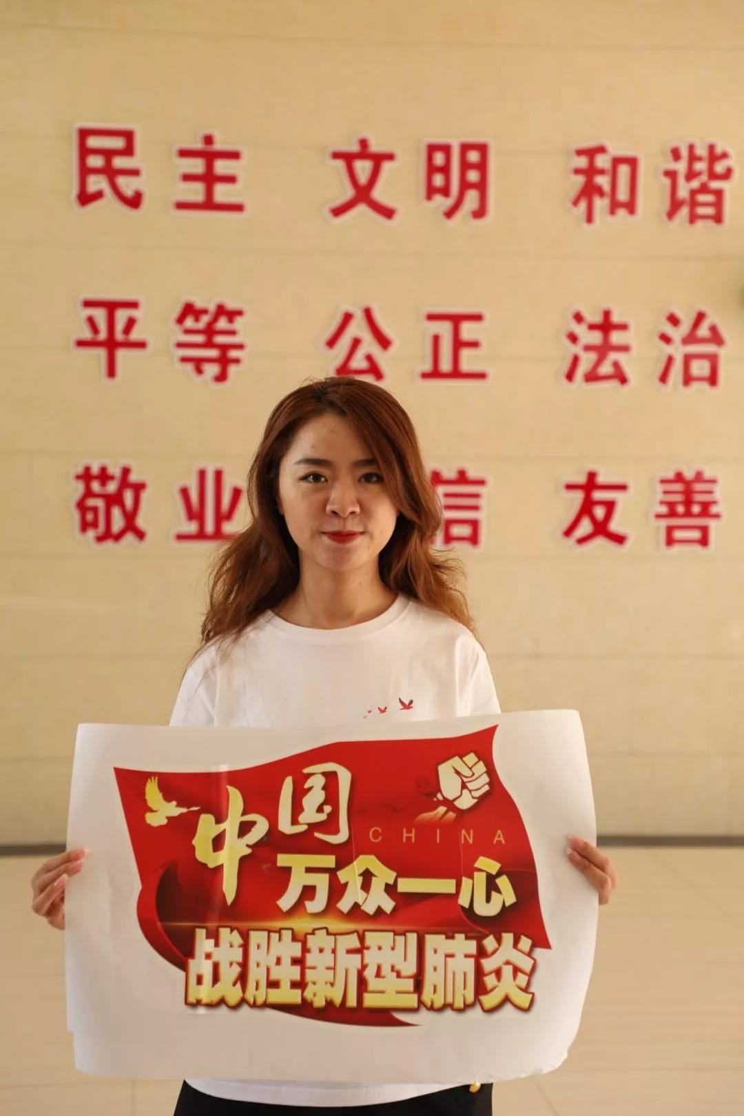 讴歌逆行者礼赞生命作文,众志成城礼赞最美逆行者