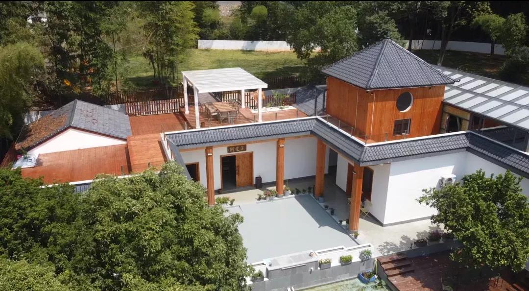 闲居莲花开，坐望神仙岭，长沙半小时可达，去过几日田园诗意时光