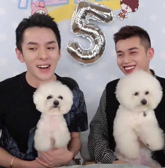 李佳琦小助理活成顶级富豪，直播真的来钱这么快吗？