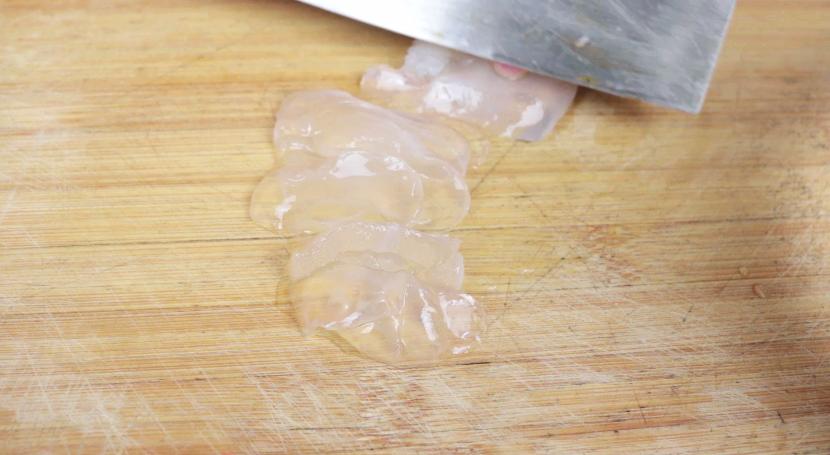 海蜇凉拌脆脆粘粘的是哪个部位,脆脆的海蜇怎么做才好吃