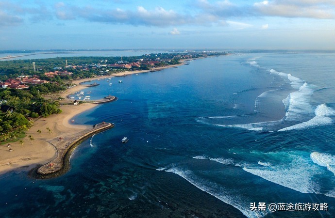 一个人去巴厘岛，应该玩什么？住哪里呢？