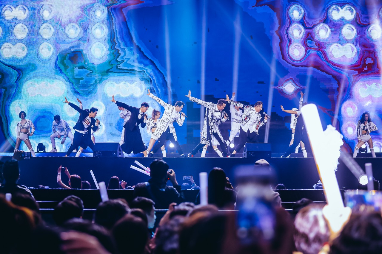 青春永远,金曲永恒:LoveRadio上海农商银行《最爱金曲榜》爱在东方美谷音乐盛典唱响经典,向爱致敬