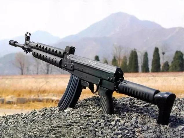 国产最新步枪魔改81式步枪,国产191步枪和西方步枪差距