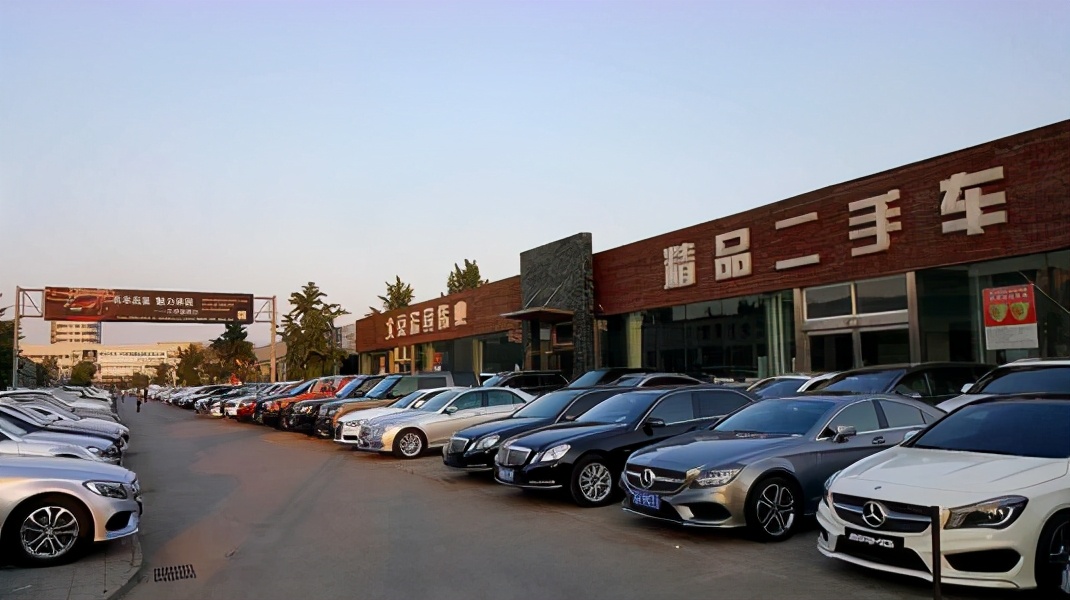 全网都在找54万的R8，车贩子手里真能捡便宜？网友：太天真了