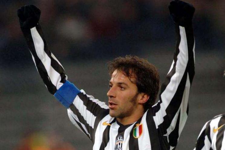 黑白相间的KG棋牌游戏战袍与追逐梦想的三公王子