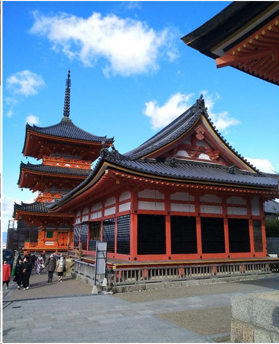 来到日本不能错过章鱼小丸子,去京都不可错过的和服体验