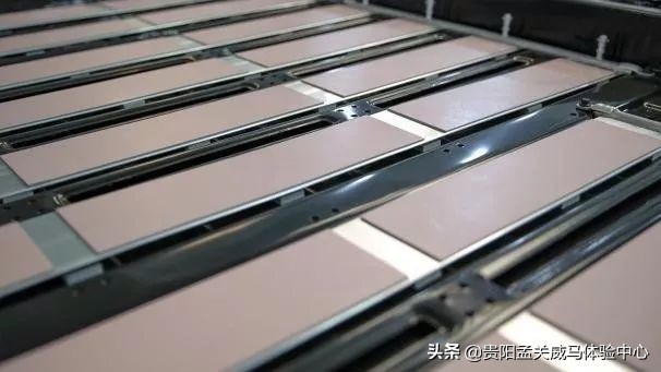 硬核实验丨教你如何摧毁一块电池