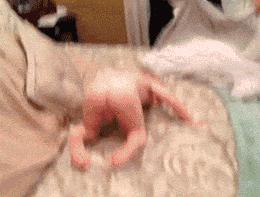 哄宝宝睡觉怎样摇晃不会影响宝宝,不要剧烈摇晃孩子哄睡