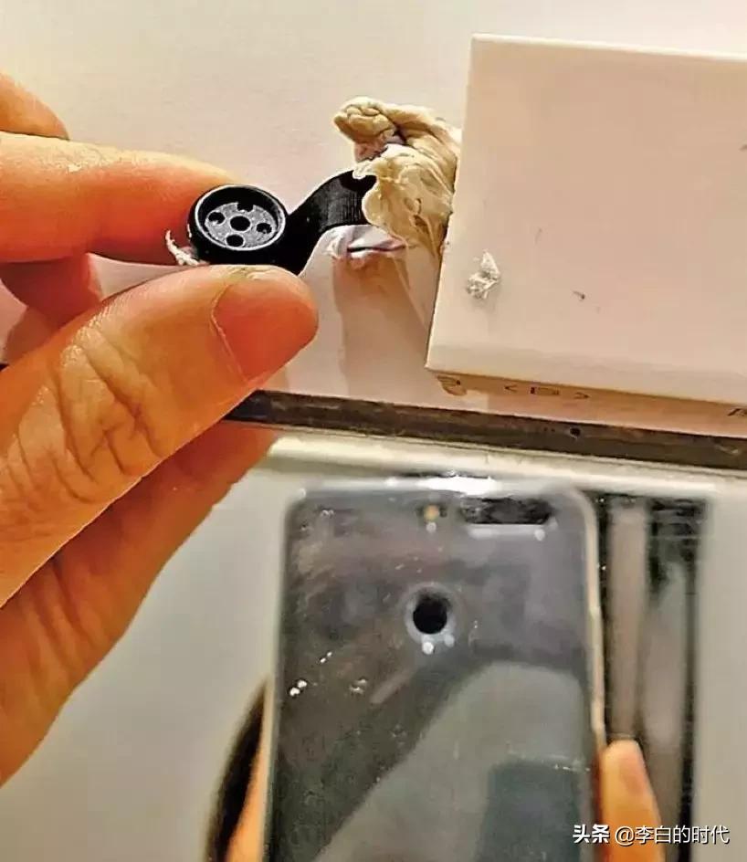 优衣库*拍偷**:“我在同学群里,看到了我的裸照”