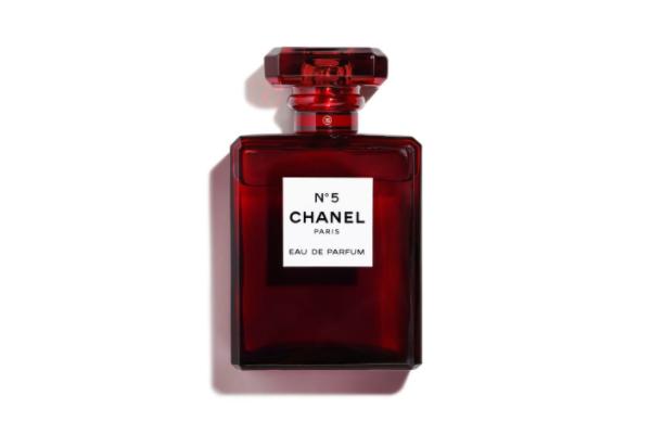 香奈儿5号哪款最好,香奈儿5号白色和淡黄色哪款好闻