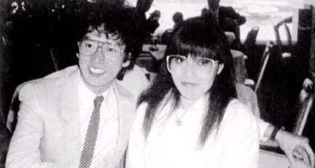 谭咏麟和他的妻子有儿子吗,谭咏麟的两位妻子及孩子