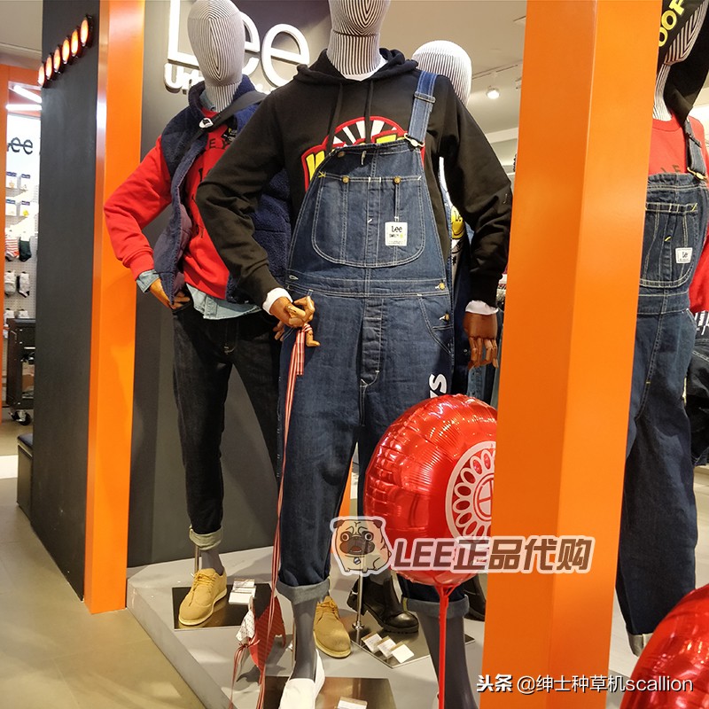 20世纪70年代在设计师未涉足牛仔领域时,只有三家牛仔裤生产商