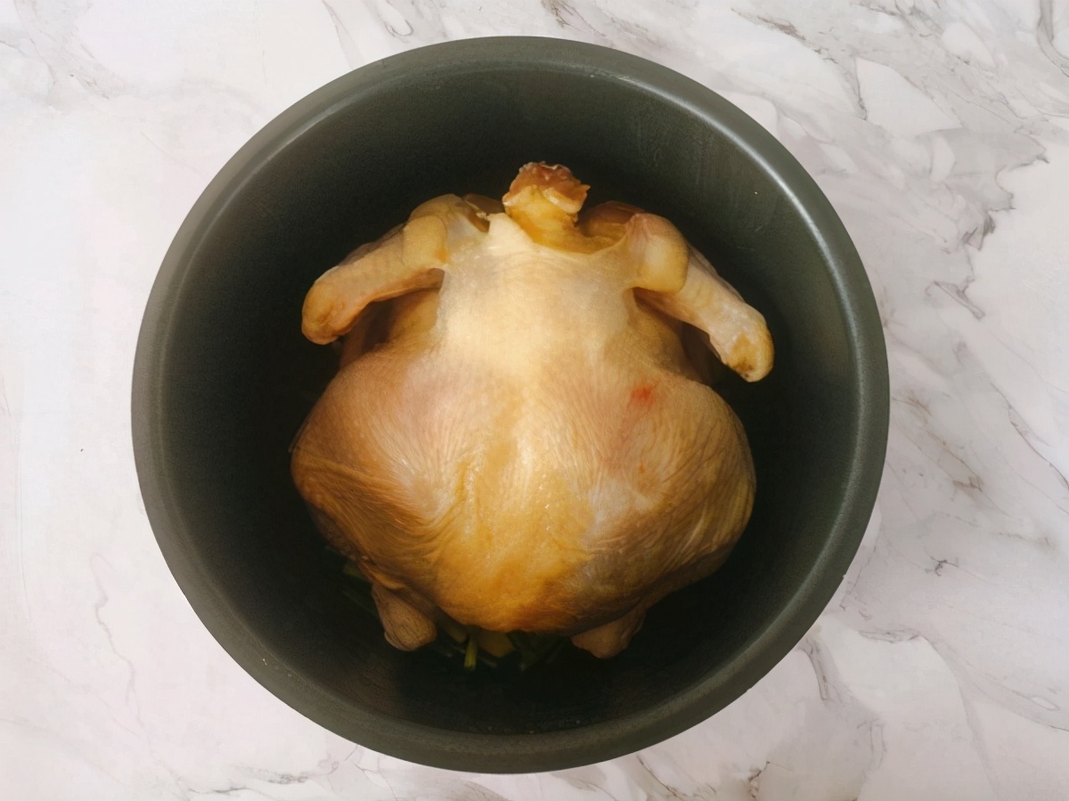 自己亲手做的盐焗鸡好吃好味道,简单又嫩滑的盐焗鸡