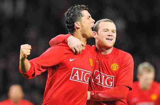 足球带给我们无数感动的画面,第一次因为足球哭