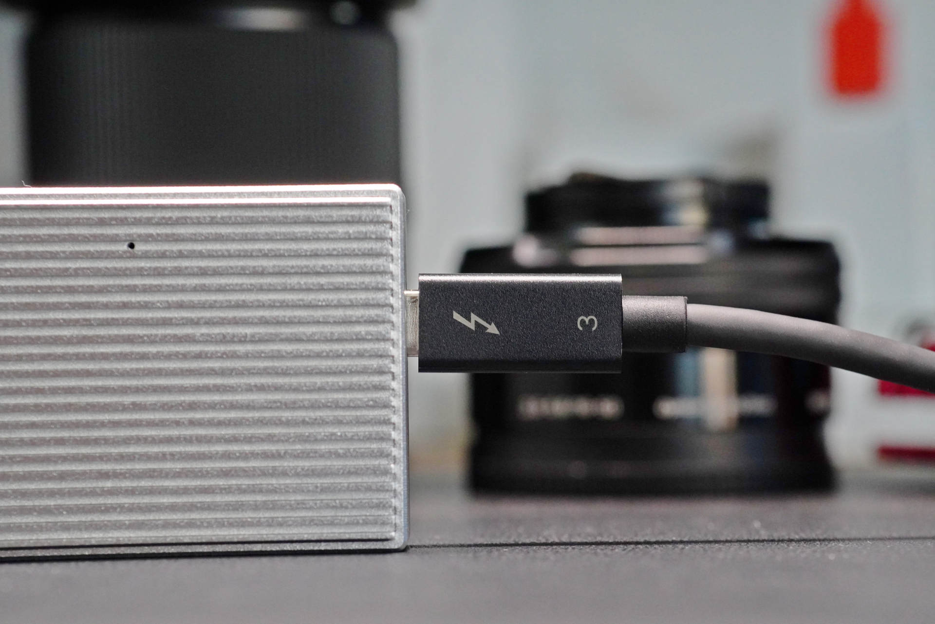 雷电3移动硬盘盒测试,雷电3硬盘盒使用感受