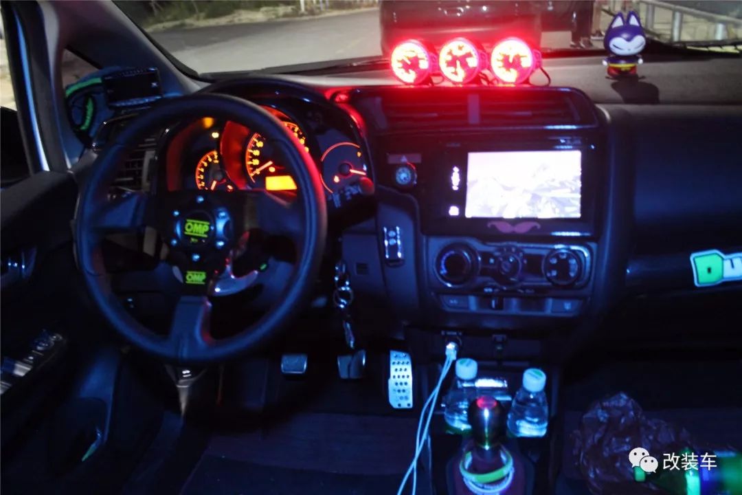 奥迪a3升级17款前杠,奥迪a335tfsi改装