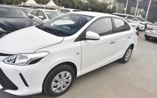 丰田威驰油耗在10个正常吗,丰田威驰手动油耗