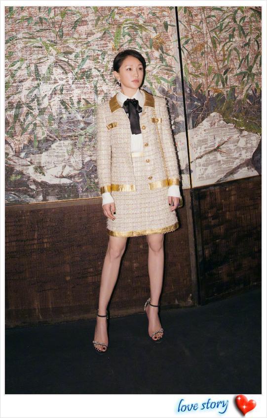 周迅一招打脸发型师!遮眼刘海灵气全无,扎起的那刻网友起立鼓掌