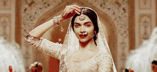 声称印度贵族有魅力，很多中国女孩恨不得嫁给他们？哪来的自信？