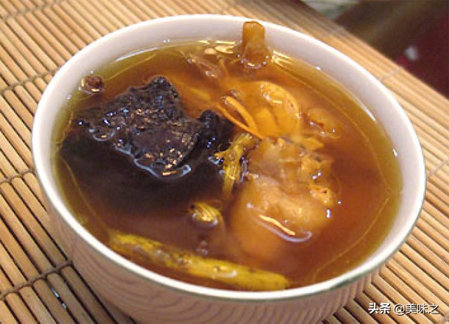 石斛煲什么汤好喝,适合春夏季节的石斛汤