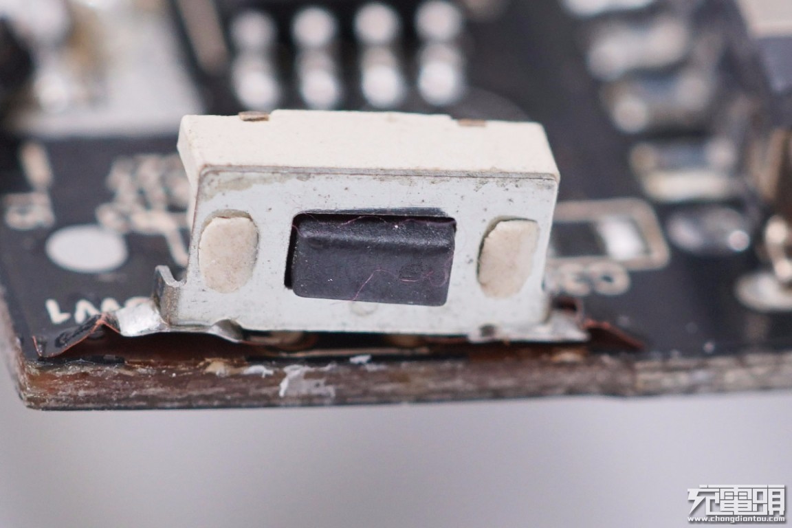 拆解aigo充电宝,aigo2000充电宝拆解