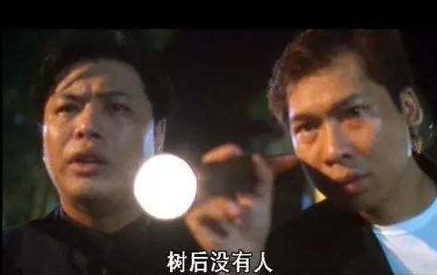 被星爷“报复”骗去跑龙套，只是因为初中同桌时比星爷帅