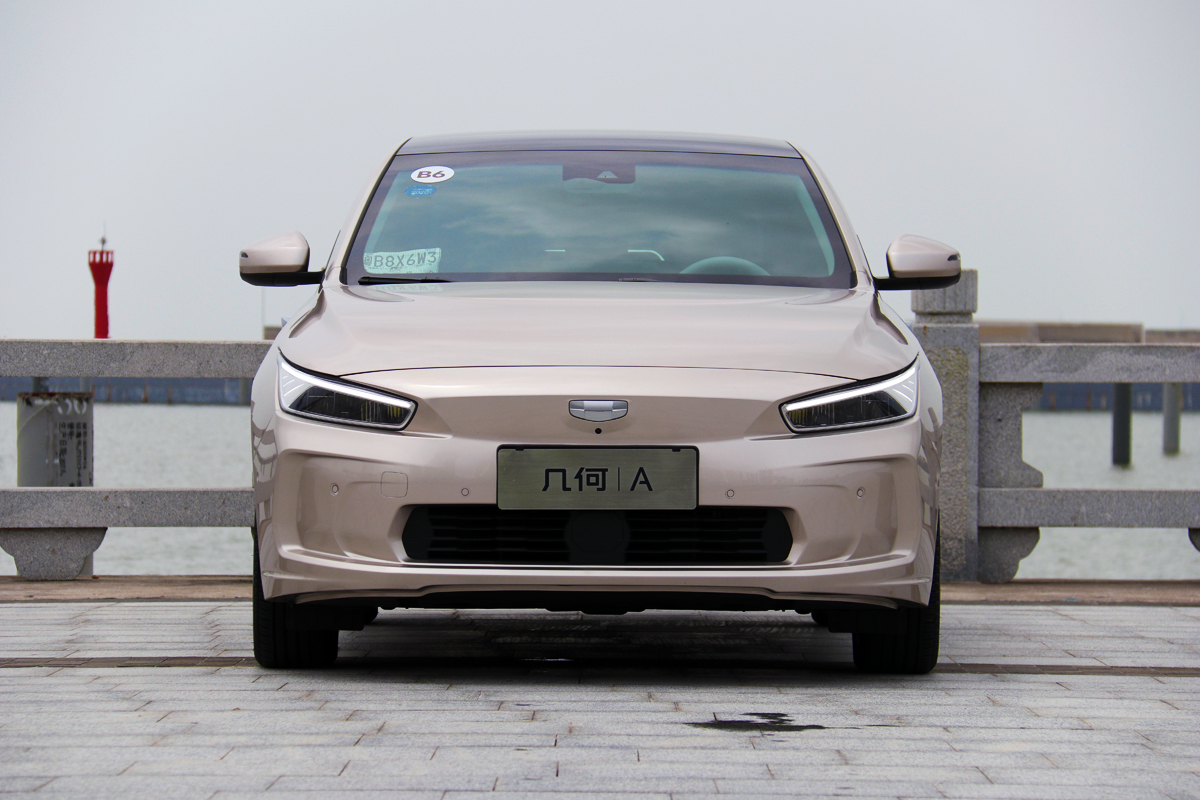 几何a对比特斯拉,几何a和特斯拉哪个值得买