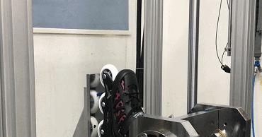 怎样给孩子挑选轮滑鞋,如何给孩子选择正规轮滑鞋