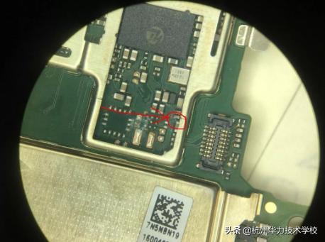 华为nova3i进水自动重启,华为nova3i进水不开机维修