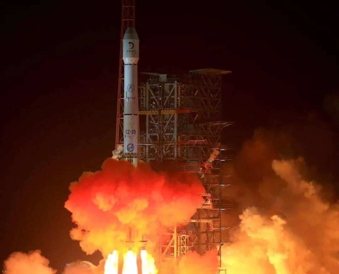 嫦娥奔月跟什么日子有关系,嫦娥的一天是怎么度过的