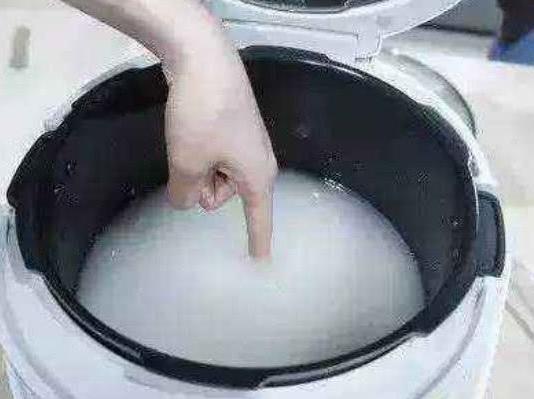 米饭不熟应该怎么弄熟,米饭煮太熟了怎么处理