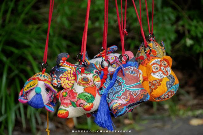 端午节的香囊可以戴在哪里,端午节香囊的方法