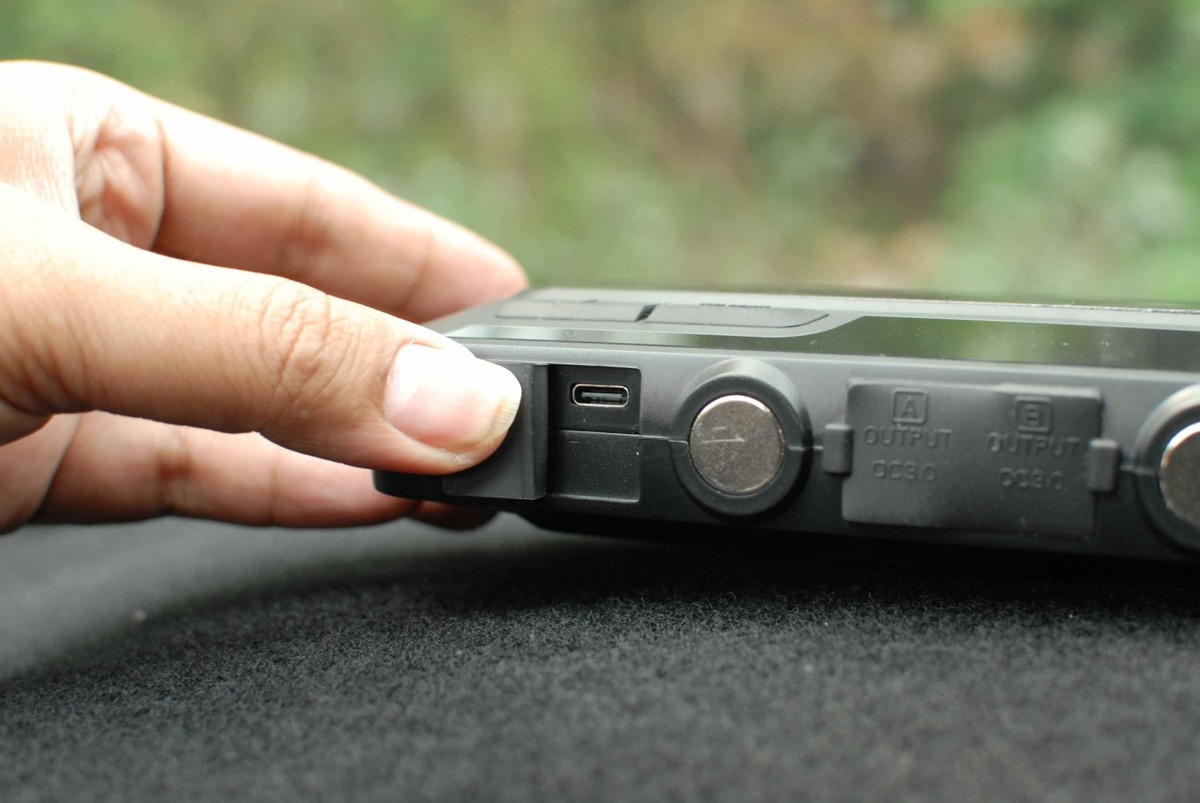 道路救援专用汽车应急启动电源,汽车自救应急启动电源有哪些品牌