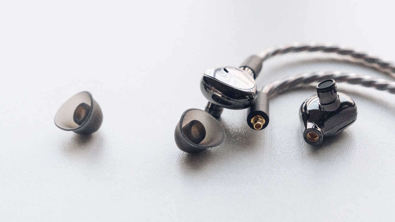 声学艺术品,AstellKernAKT9iE特斯拉动圈耳机听音谈