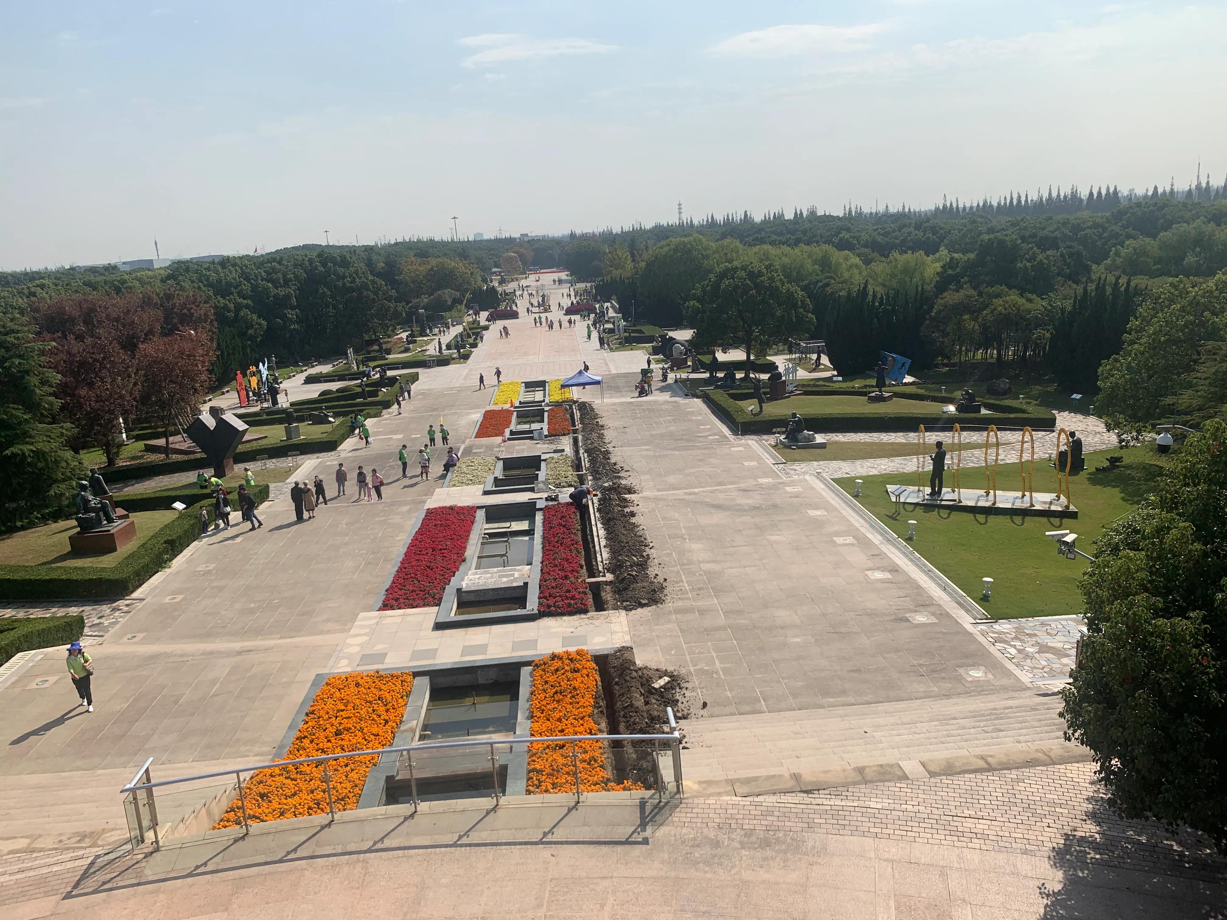 军事迷参观坦克,东方绿舟军事